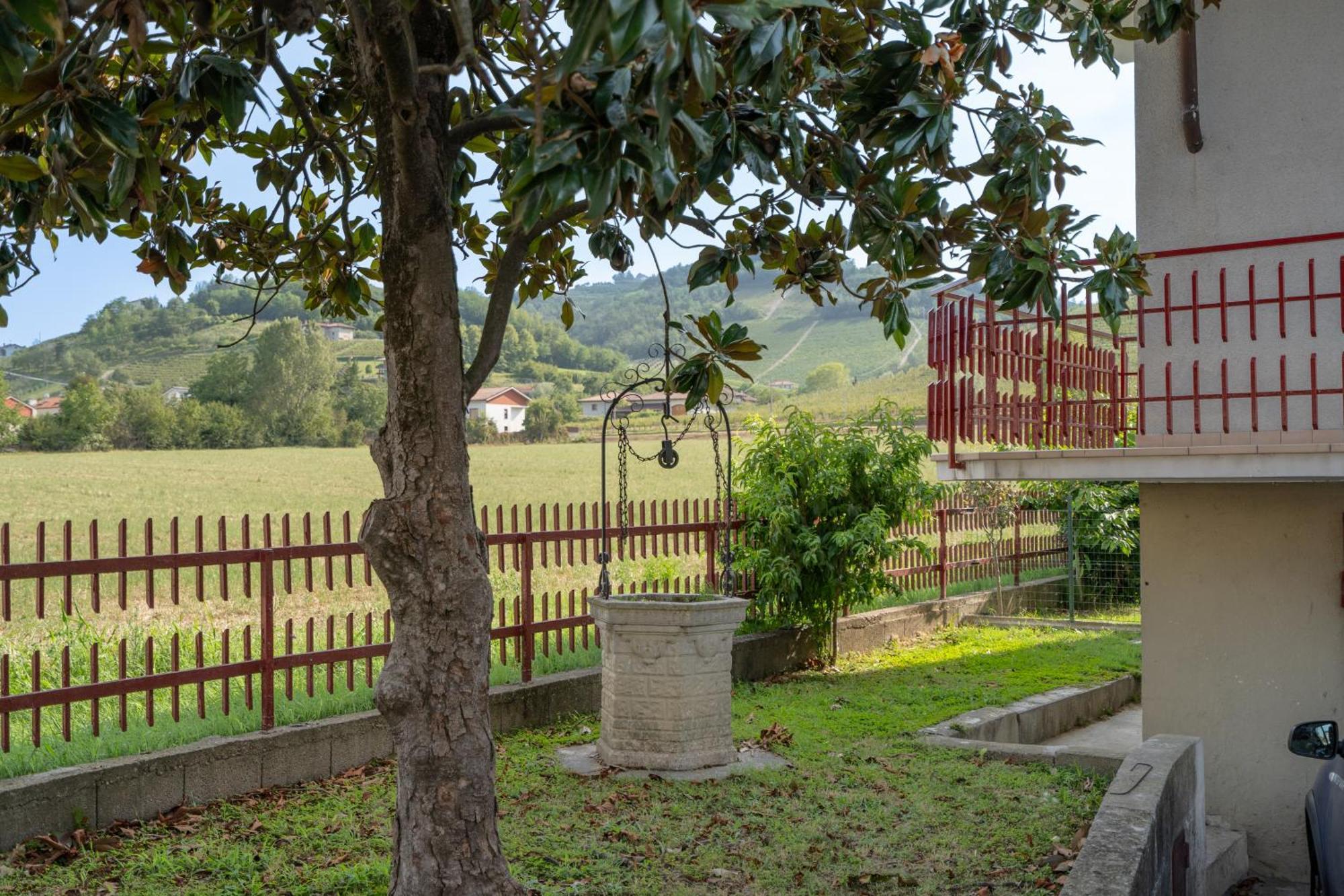 شقة Private Parking, With Hill View ألبا المظهر الخارجي الصورة